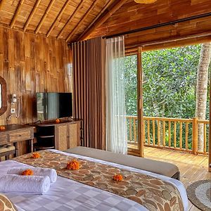 One-Bedroom Bamboo Villa Garden View